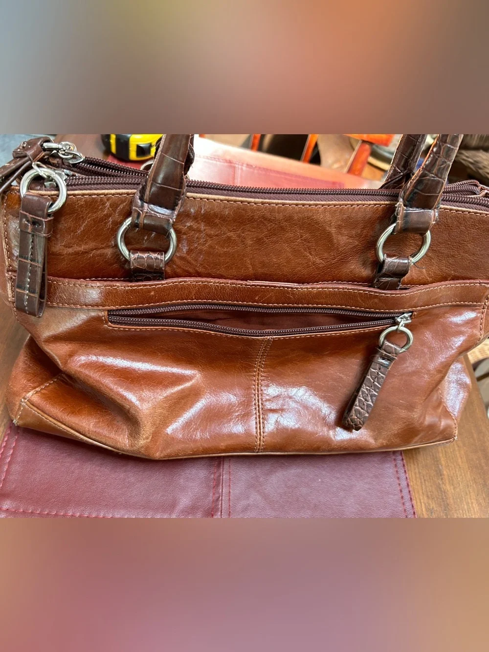 Vintage Classic Gianni Bernini Brown Leather Tote Handbag, many sections. Zips.